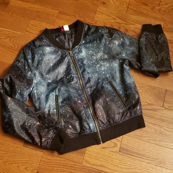 𝅺H & M galaxy  jacket  size 10 - Picture 1 of 12